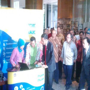 Tak Sampai 5 Menit, Jokowi Laporkan SPT di Kantor Pajak