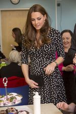 Jelang Melahirkan, Kate Middleton Makin Cantik
