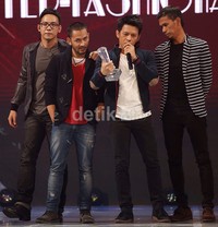 Pada nominasi tersebut, NOAH berhasil mengalahkan RAN, Vierratale dan Slank.
