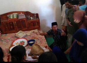 Ada Kehebohan di Gowa, Masyarakat Penasaran dengan Isu Batu Kali yang Bisa Menangis