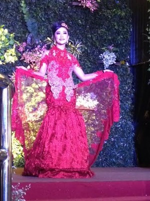 Cantiknya Prajurit TNI Berlenggok di Atas Catwalk Wedding Art Festival