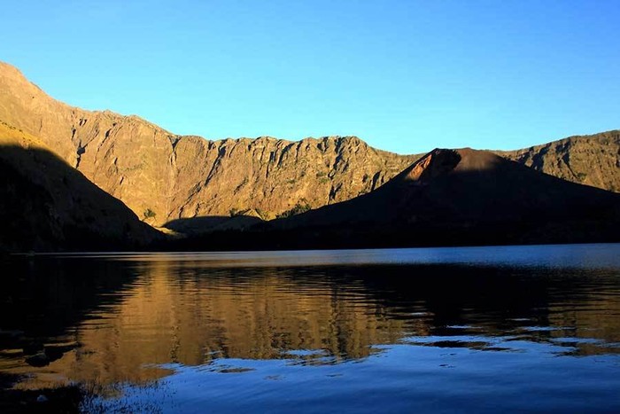 Pesona Danau Segara Anak, Sempurna Memulai Pagi Hari