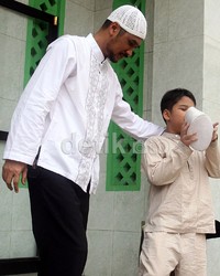 Setelah non aktif, Abraham mengaku banyak menghabiskan waktu bersama keluarganya.