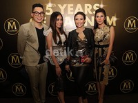 Ayu Dewi bersama Edrick Tjandra dan Cynthia Ramlan.