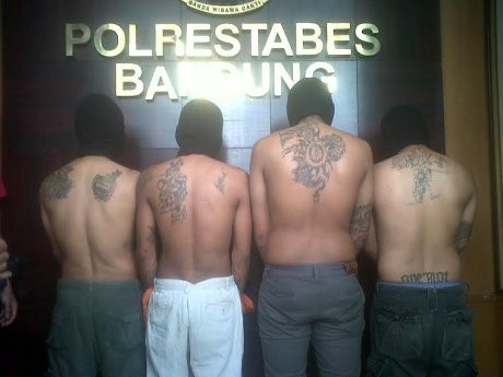 Mantan Atlet Tinju dan Tiga Pemuda Bertato Gilir Siswi SMA