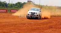 detikOtot menjajal Nissan Navara di Pagedangan track off-road Bumi Serpong Damai (BSD), Tangerang Selatan.