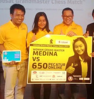 Medina Antusias Main Catur Lawan 650 Orang