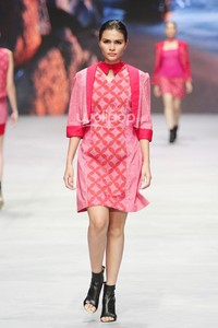 Colourful Banyuwangi by Priscilla Saputro Novum Etno. Indonesia Fashion Week 2015 at Jakarta Convention Center. Senayan. Jakarta. [Foto: Mohammad Abduh/Wolipop]