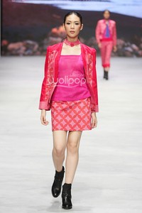 Colourful Banyuwangi by Priscilla Saputro Novum Etno. Indonesia Fashion Week 2015 at Jakarta Convention Center. Senayan. Jakarta. [Foto: Mohammad Abduh/Wolipop]
