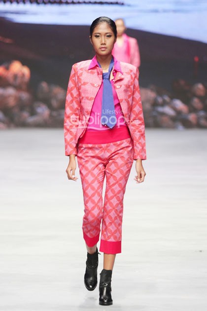 Colourful Banyuwangi by Priscilla Saputro Novum Etno. Indonesia Fashion Week 2015 at Jakarta Convention Center. Senayan. Jakarta. [Foto: Mohammad Abduh/Wolipop]