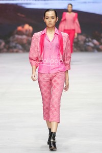 Colourful Banyuwangi by Priscilla Saputro Novum Etno. Indonesia Fashion Week 2015 at Jakarta Convention Center. Senayan. Jakarta. [Foto: Mohammad Abduh/Wolipop]