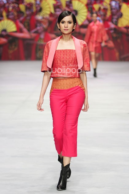Colourful Banyuwangi by Priscilla Saputro Novum Etno. Indonesia Fashion Week 2015 at Jakarta Convention Center. Senayan. Jakarta. [Foto: Mohammad Abduh/Wolipop]