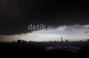 Waspada! Cuaca Buruk Diprediksi Landa Jakarta dan Sekitarnya Siang Ini