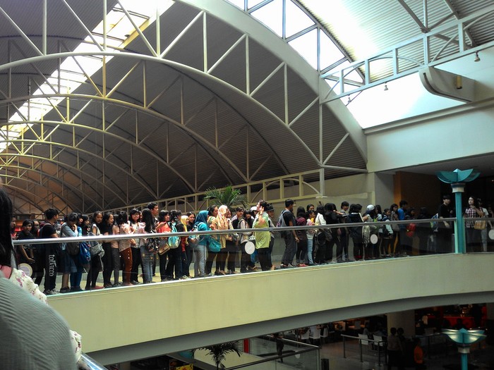 Antrean Peserta Audisi Mengular Hingga Mall Citraland