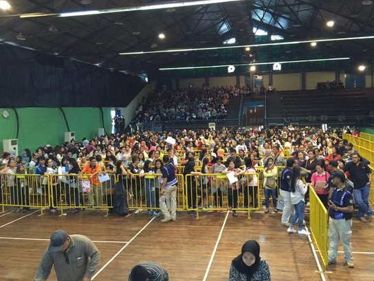 Makin Siang, Directioners Yang Tukar Tiket Makin Mengular