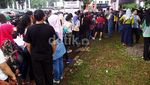 Directioners Jakarta Padati Istora Senayan