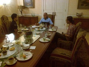 Perlawanan Total Aburizal Bakrie