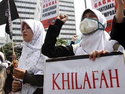 Ratusan Perempuan HTI gelar Aksi Damai di HI