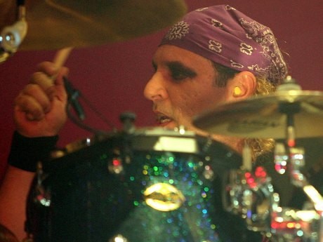 Drummer Twisted Sister AJ Pero Tutup Usia