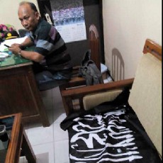 Dianggap Bisa Cegah Hama Wereng, Bendera ISIS Ditancapkan di Pinggir Sawah