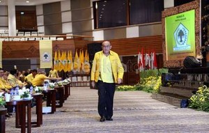 Ical Terima Informasi Menkum Tak Turuti Perintah Jokowi di Konflik Golkar
