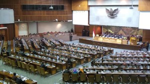 Agus Gumiwang Deklarasi Jadi Ketua F-Golkar di Paripurna, Fahri Menolak