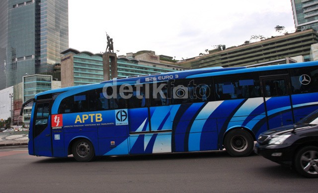 Konflik Bus Feeder vs Angkot di Beberapa Kota, Warga Pilih Mana?