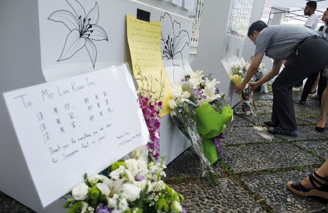 Penghormatan Terakhir Warga Singapura untuk Lee Kuan Yew