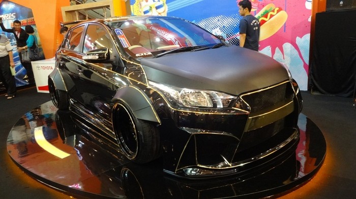 Yaris Garang dengan Sentuhan Serba Hitam