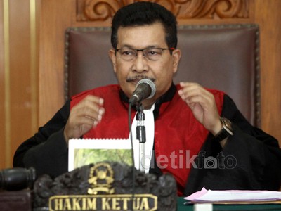 Sidang Praperadilan Sutan Bhatoegana Ditunda