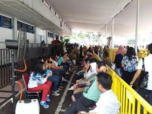 Penukaran Tiket One Direction Hari ke-3 Didominasi Orang Tua