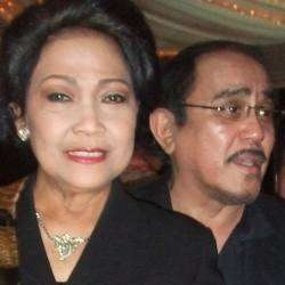 Kesedihan Rima Melati Ditinggal Selamanya oleh Frans Tumbuan