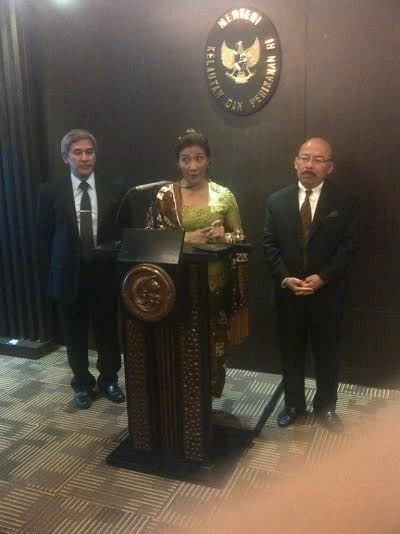 Menteri Susi Nangis Gara-gara Kapal Jumbo Maling Ikan Dituntut Ringan