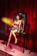 Kenakan Tank Top dan Underwear, Min 'miss A' Super Hot untuk 'COLORS'