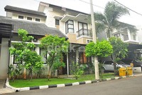Rumah yang disebutnya dengan 'rumah Feng Shui' tersebut seluas 320 meter persegi dan bangunan dua lantai 500-an meter persegi.