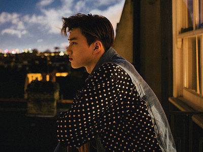 Suho EXO Termenung di Foto Teaser Comeback