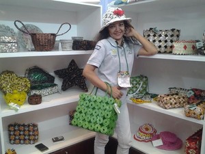 Kreatif! Wanita Ini Raup Rp 15 Juta per Bulan dari Tumpukan Sampah