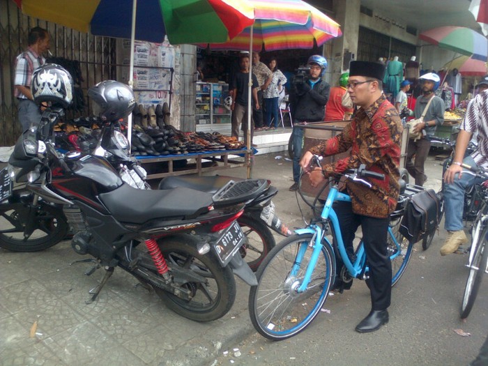 Ridwan Kamil Titip ke Ceu Popong agar Bandung Lautan Api Jadi Hari Nasional