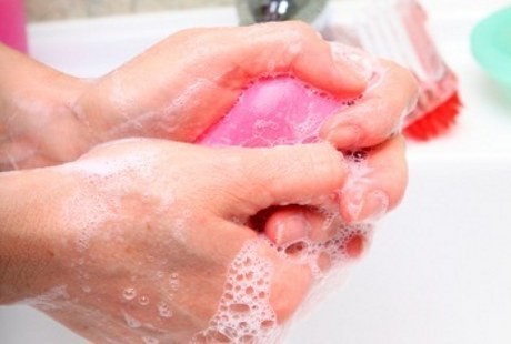 50% Pasien Ingin Memastikan Dokternya Sudah Cuci Tangan Sebelum Memeriksa