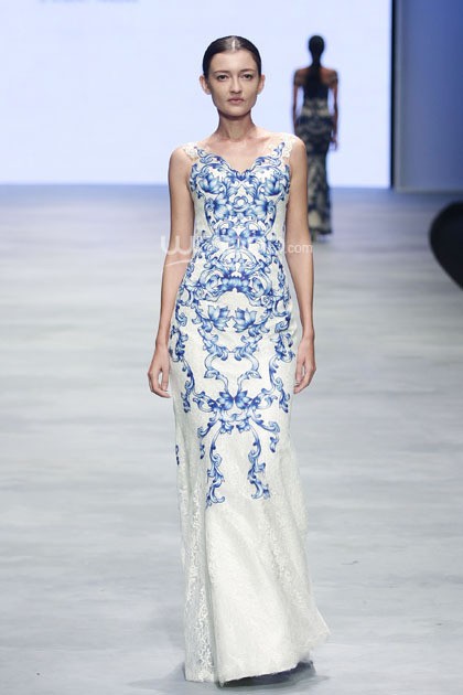 Algarry by Albert Yanuar. Attack Present Fearless in Every Detail. Indonesia Fashion Week 2015 at Jakarta Convention Center. Senayan. Jakarta. [Foto: Mohammad Abduh/Wolipop]