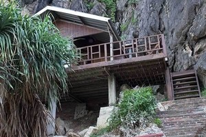 Pantai Lampuuk di Aceh Punya Penginapan di Pinggir Tebing