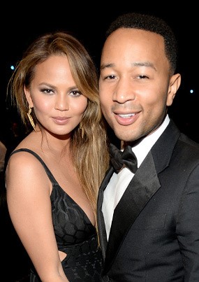 John Legend dan Istri Tak Keberatan Tampil Tanpa Busana