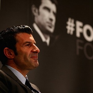 Figo: FIFA Akan Buang-buang Waktu Kalau Blatter Terpilih Lagi