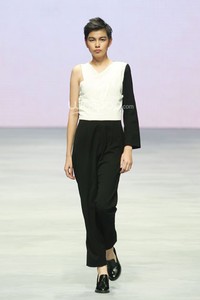 Rinda Salmun Elevation. Lauriel Fearless. Indonesia Fashion Week 2015 at Jakarta Convention Center. Senayan. Jakarta. [Foto: Mohammad Abduh/Wolipop]