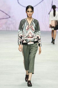 Rinda Salmun Elevation. Lauriel Fearless. Indonesia Fashion Week 2015 at Jakarta Convention Center. Senayan. Jakarta. [Foto: Mohammad Abduh/Wolipop]