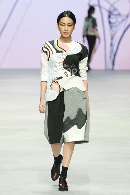 Rinda Salmun Elevation. Lauriel Fearless. Indonesia Fashion Week 2015 at Jakarta Convention Center. Senayan. Jakarta. [Foto: Mohammad Abduh/Wolipop]