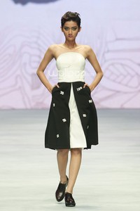 Rinda Salmun Elevation. Lauriel Fearless. Indonesia Fashion Week 2015 at Jakarta Convention Center. Senayan. Jakarta. [Foto: Mohammad Abduh/Wolipop]