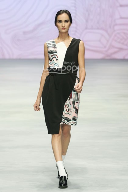 Rinda Salmun Elevation. Lauriel Fearless. Indonesia Fashion Week 2015 at Jakarta Convention Center. Senayan. Jakarta. [Foto: Mohammad Abduh/Wolipop]