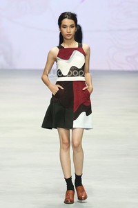 Rinda Salmun Elevation. Lauriel Fearless. Indonesia Fashion Week 2015 at Jakarta Convention Center. Senayan. Jakarta. [Foto: Mohammad Abduh/Wolipop]