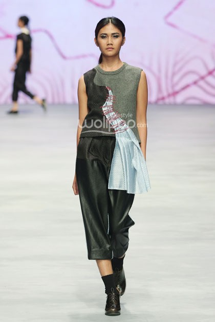 Rinda Salmun Elevation. Lauriel Fearless. Indonesia Fashion Week 2015 at Jakarta Convention Center. Senayan. Jakarta. [Foto: Mohammad Abduh/Wolipop]